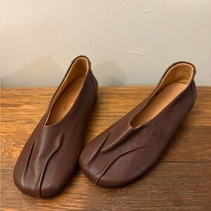 Elegant Brown Women's Flats